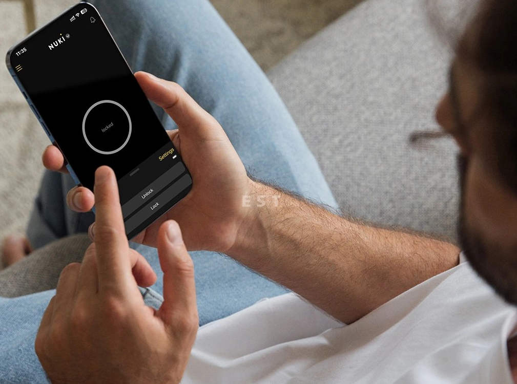 Elektronický zámek Nuki Smart Lock 4. generace, bílý, s podporou standardu Matter (221009) Elektronický zámek Nuki Smart Lock 4. generace, bílý, s podporou standardu Matter (221009)